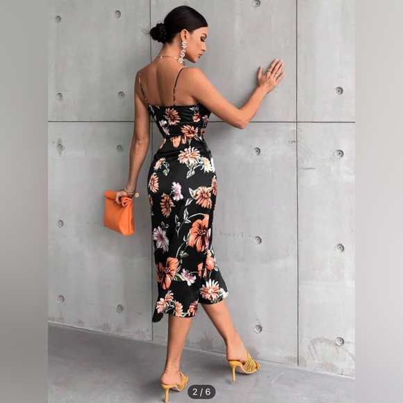 Floral slit midi dress - Picture 3 of 7